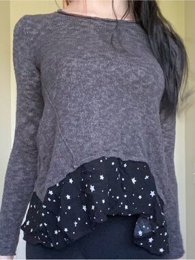 Cloud Chaser grey long sleeve top with star print ruffle hem
